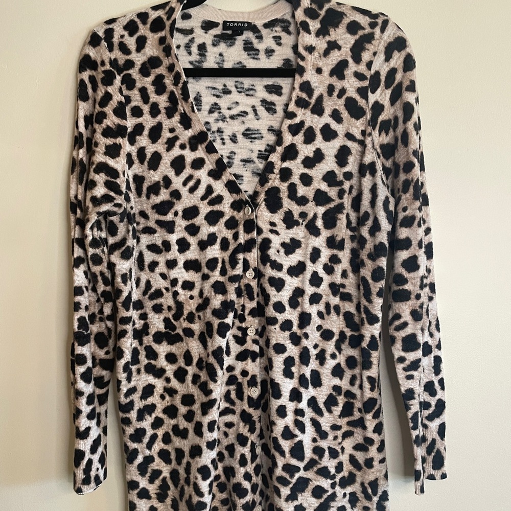 Torrid button up cardigan cheetah print